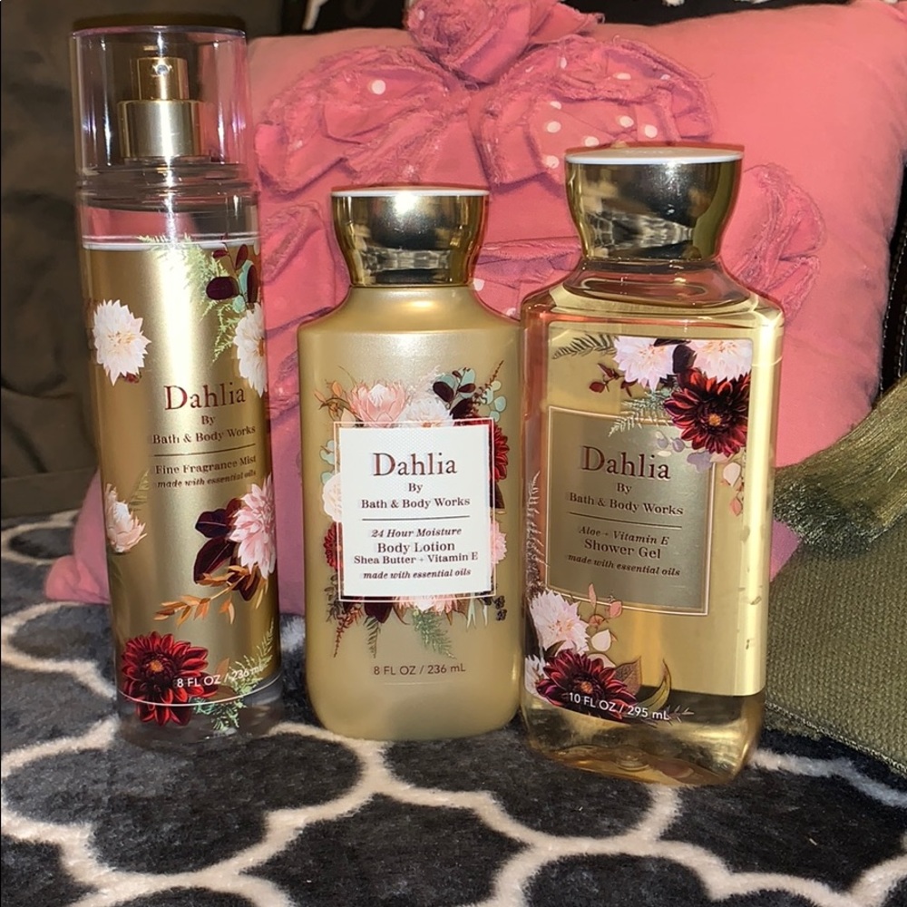 Bath & Body Works Dahlia set